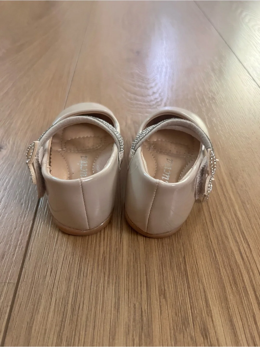 Girls Patent Ballet Flats with Crystal Flower - Cream